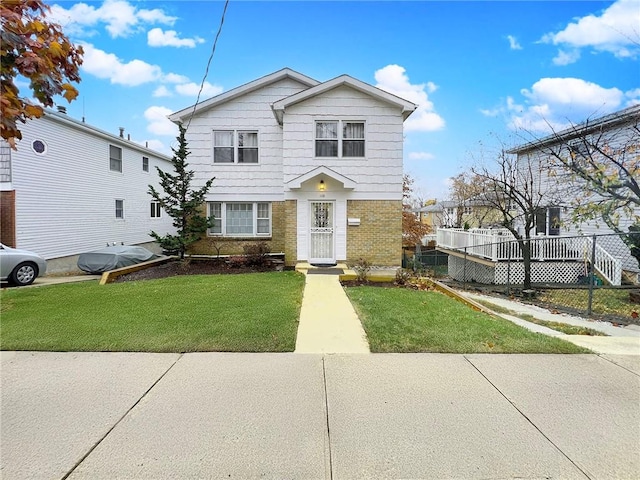 front of property featuring a front yard