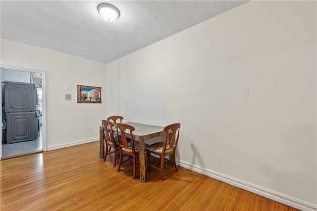 dining area with light hardwood / wood-style floors