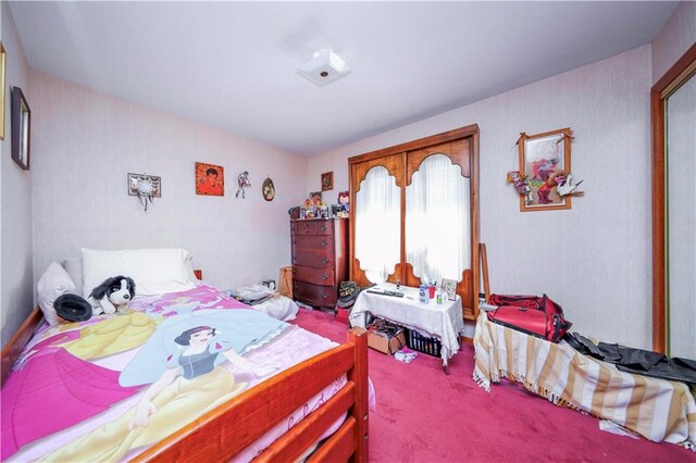 view of carpeted bedroom