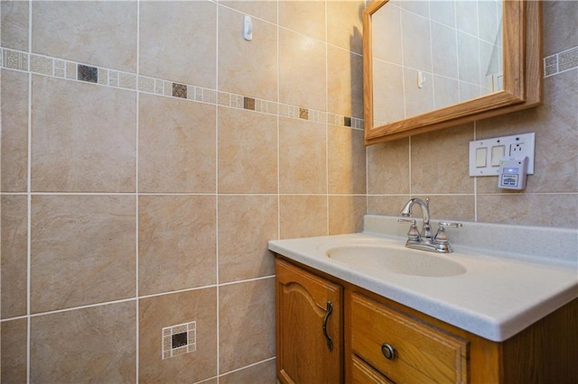 7101 Colonial Rd Unit L5I, Brooklyn, NY 11209 - bathroom featuring tile walls and vanity