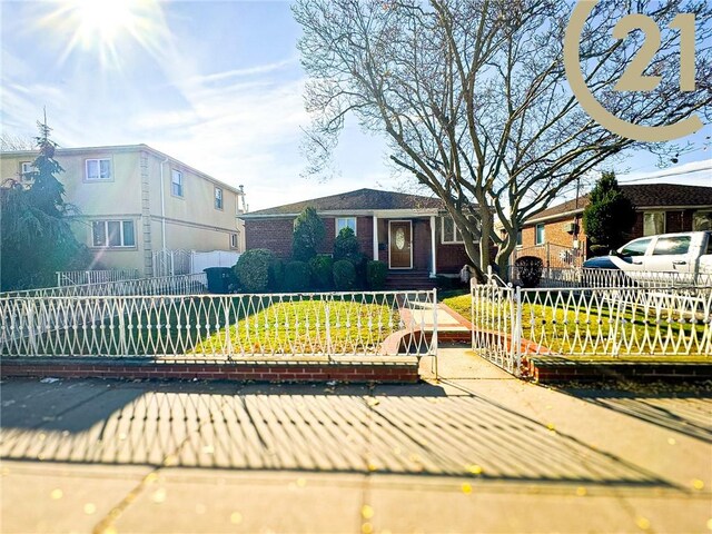 view of front of house with a front yard