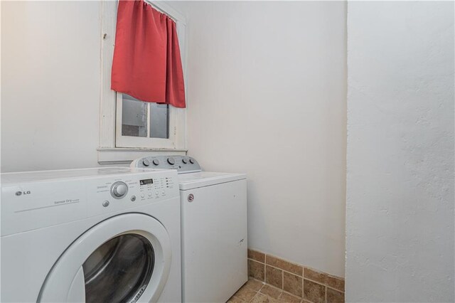 laundry room featuring washer and dryer