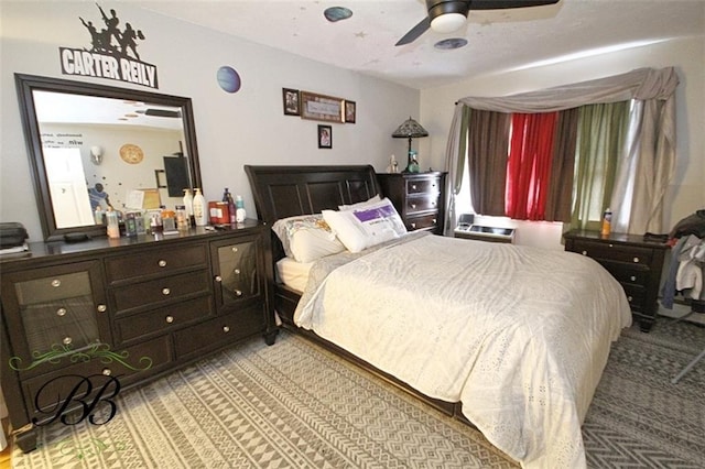 bedroom featuring ceiling fan