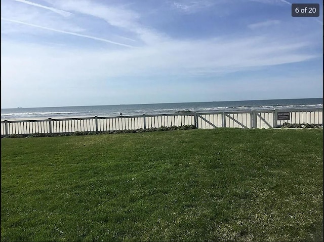 view of yard featuring a water view