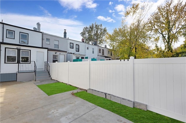 view of yard with a patio area