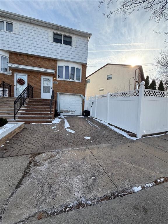 view of front facade with a garage