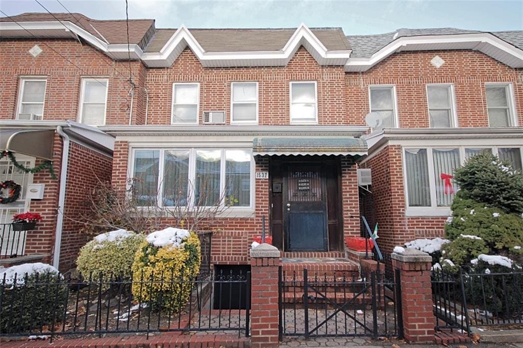 view of townhome / multi-family property