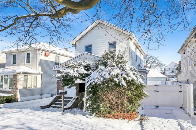 view of front of home