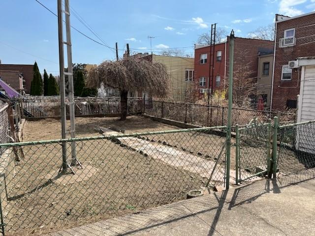 6311 13th Ave, Brooklyn, NY 11219 - view of yard