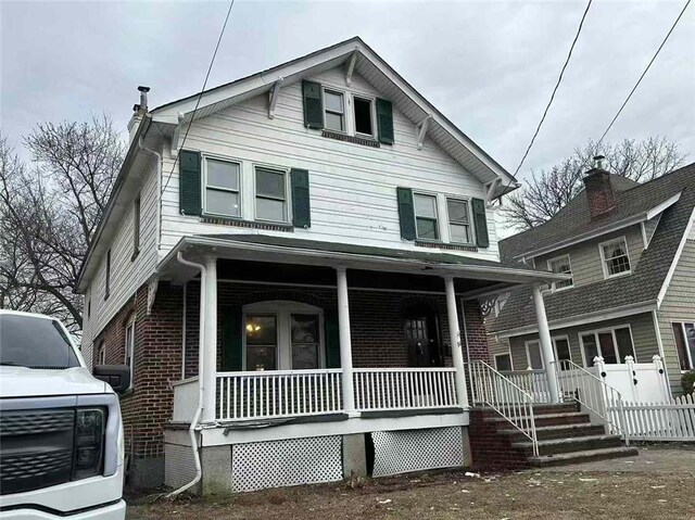 view of front of home featuring a porch