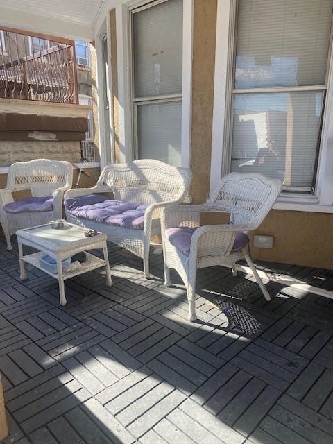 balcony with a sunroom