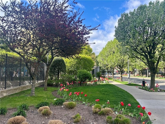 40 Oceana Dr W Unit 2G, Brooklyn, NY 11235 - view of property's community