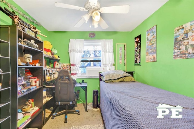 bedroom featuring a ceiling fan