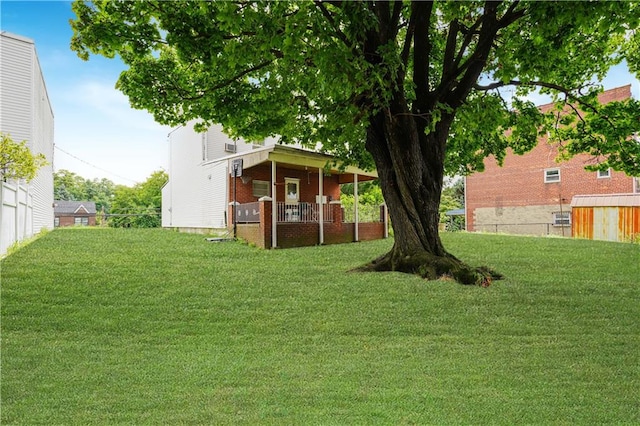 view of yard featuring fence