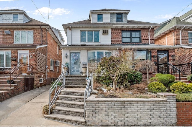 view of american foursquare style home