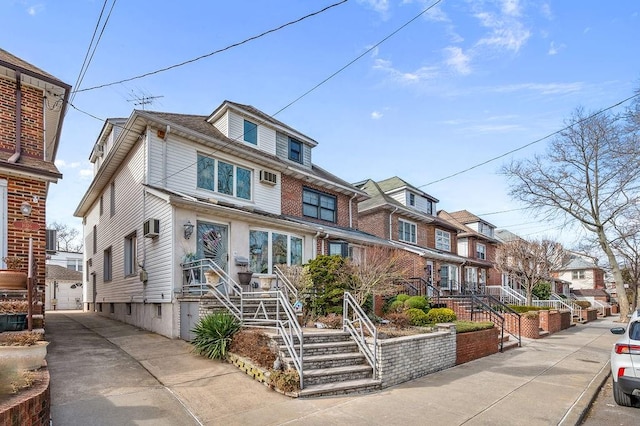 view of american foursquare style home