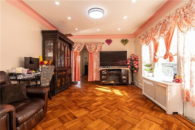 living room featuring recessed lighting