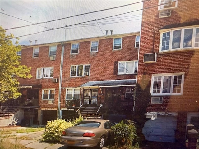 view of front facade with brick siding