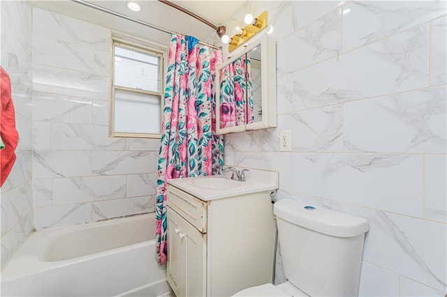 full bath featuring vanity, toilet, and shower / tub combo with curtain