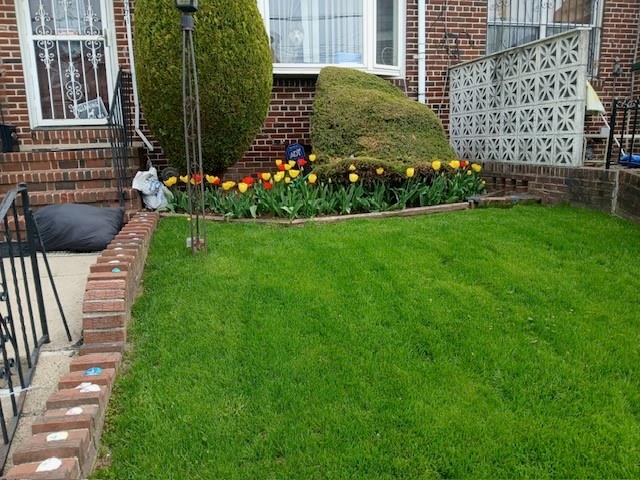 view of grassy yard