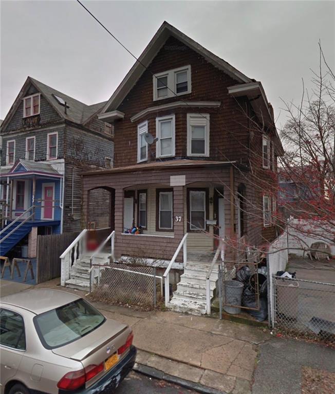 37 Brewster St, Staten Island, NY 10304 - view of front of home with a porch
