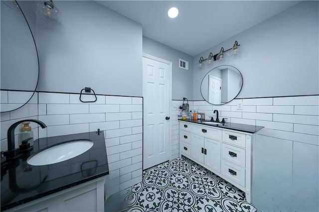78 Darnell Ln, Staten Island, NY 10309 - bathroom with tile walls, wainscoting, visible vents, and vanity