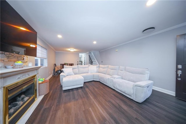 78 Darnell Ln, Staten Island, NY 10309 - living area featuring baseboards, crown molding, and wood finished floors
