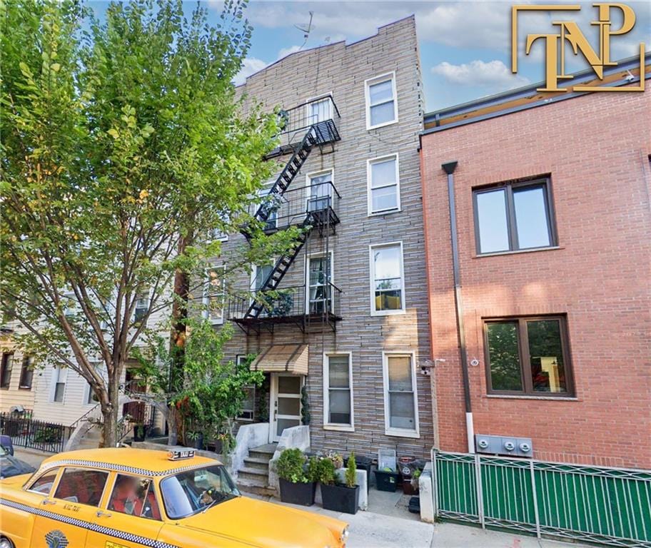 728 Leonard St, Brooklyn, NY 11222 - exterior space
