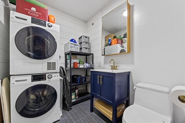 282 21st St Unit 2C, Brooklyn, NY 11215 - laundry area featuring estacked washer and dryer