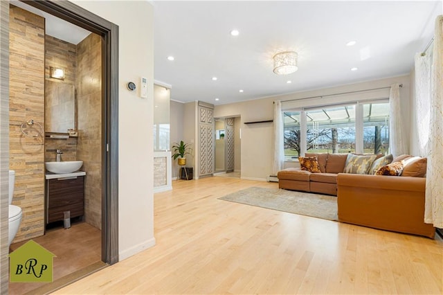 common area featuring a sink