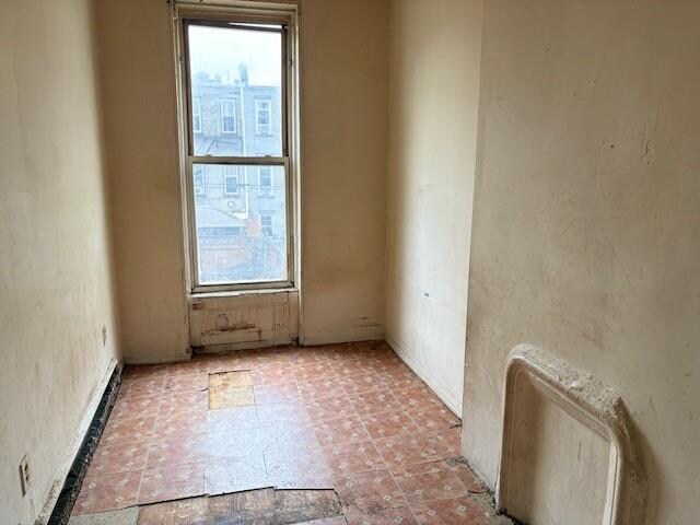 empty room with a healthy amount of sunlight