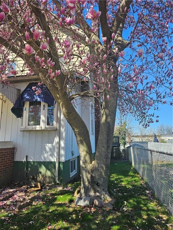 322 Morningstar Rd, Staten Island, NY 10303 - view of home's exterior with brick siding