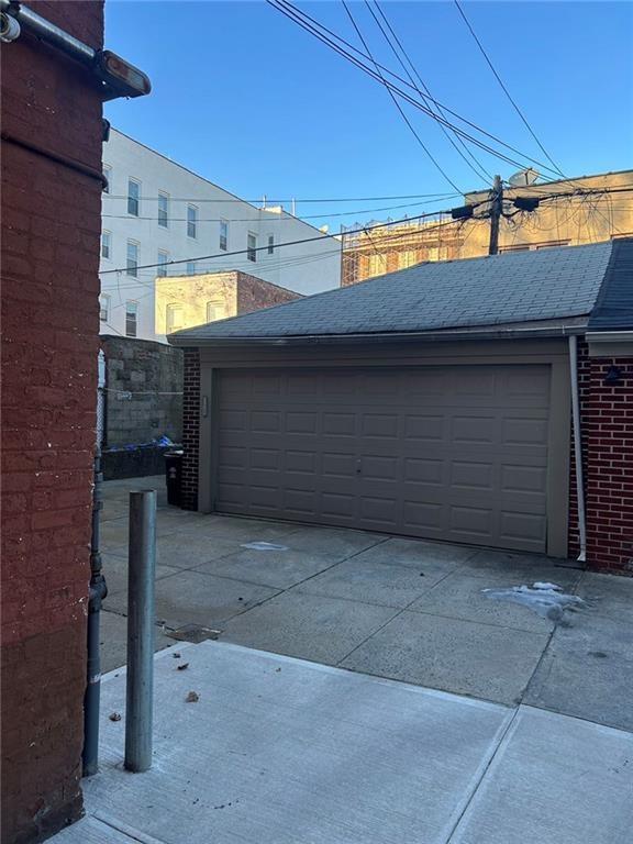 view of detached garage