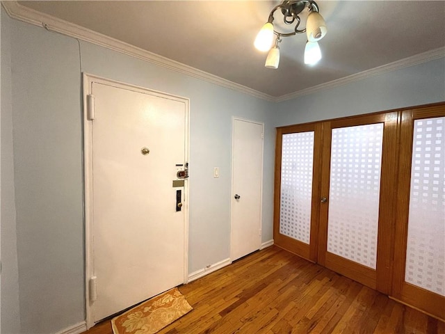 3101 Ocean Pkwy Unit 4O, Brooklyn, NY 11235 - entryway with wood finished floors, ornamental molding, and baseboards