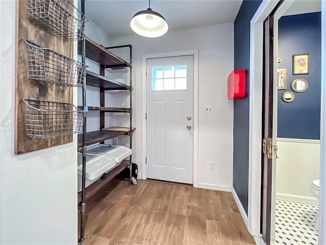 333 Lafayette Ave, Staten Island, NY 10301 - entryway featuring wood finished floors and baseboards