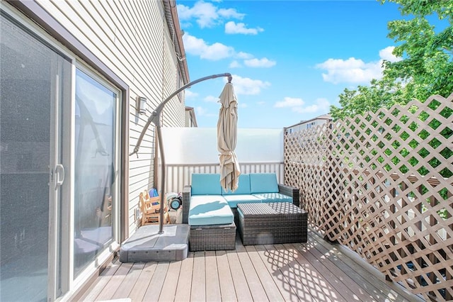 balcony featuring an outdoor hangout area