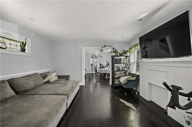 living area featuring recessed lighting