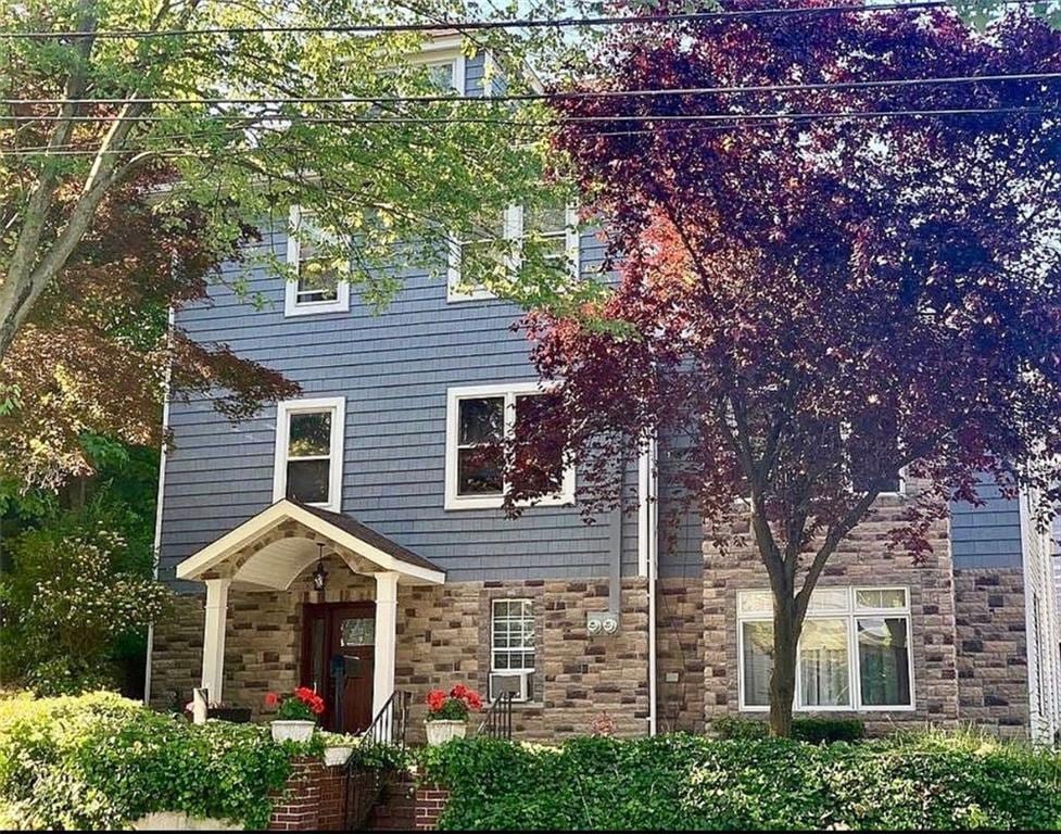 view of front of house featuring stone siding
