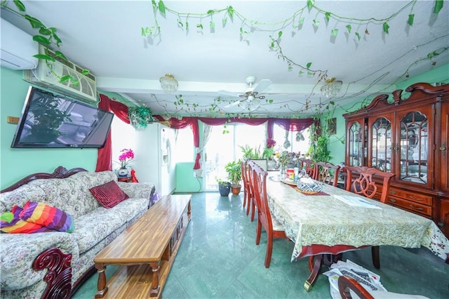 dining room with ceiling fan