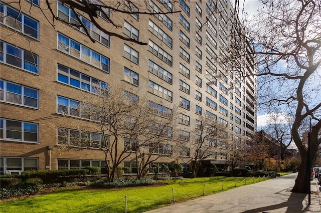 135 Ocean Pkwy Unit 4M, Brooklyn, NY 11218 - view of apartment building / complex
