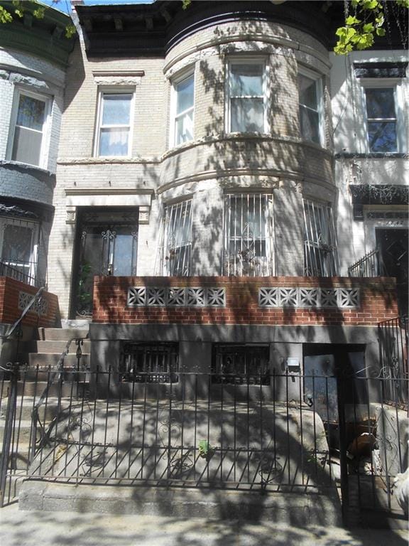 1745 Union St, Brooklyn, NY 11213 - exterior space
