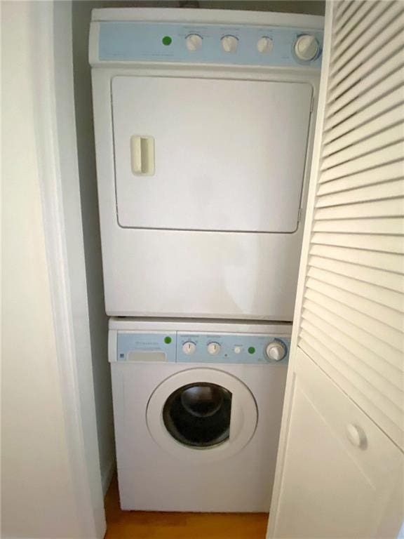 69 Bay 20th St Unit 3A, Brooklyn, NY 11214 - laundry room featuring stacked washer and clothes dryer