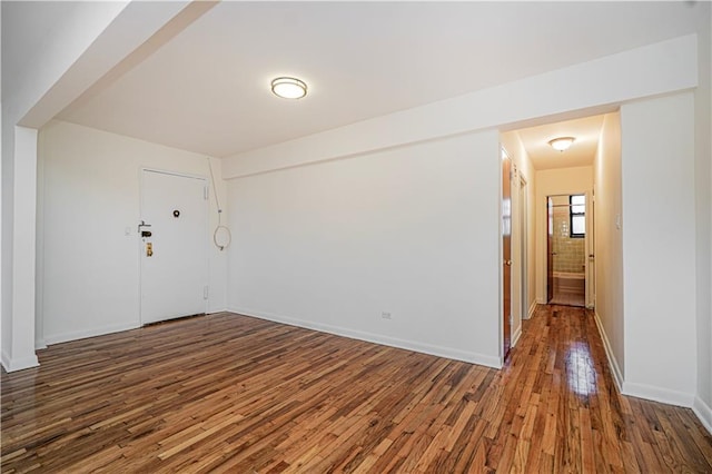 3101 Ocean Pkwy Unit 3H, Brooklyn, NY 11235 - empty room featuring wood finished floors and baseboards