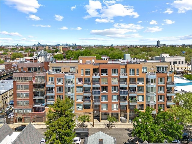view of apartment building / complex
