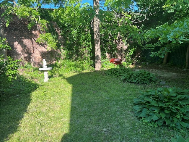 2233 E 16th St, Brooklyn, NY 11229 - view of grassy yard