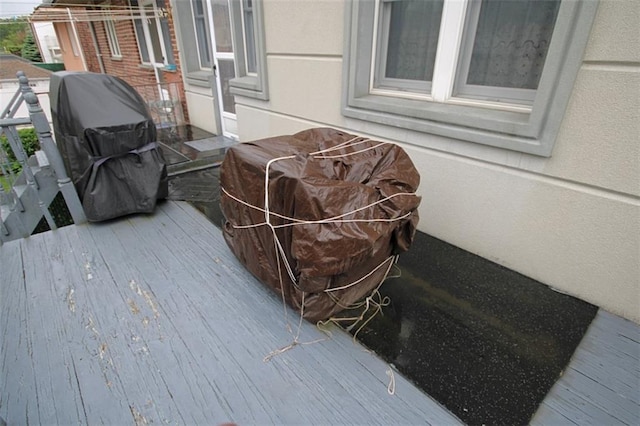 119 Langham St, Brooklyn, NY 11235 - view of wooden deck