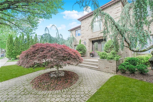 34 Burton Ave, Staten Island, NY 10309 - view of community featuring a lawn
