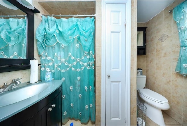 28 Trinity Pl, Staten Island, NY 10310 - bathroom featuring tile walls, vanity, and a shower with shower curtain