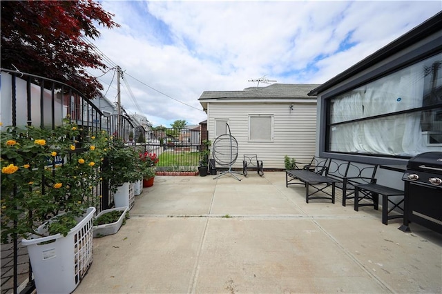 4 Lake Ave, Brooklyn, NY 11235 - view of patio