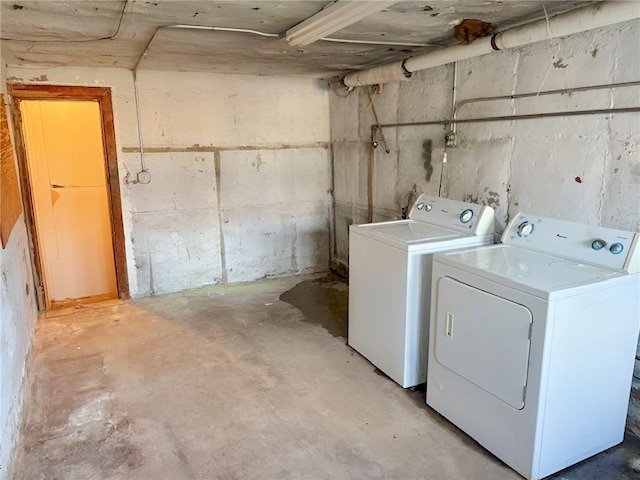 2315 E 17th St, Brooklyn, NY 11229 - washroom featuring independent washer and dryer